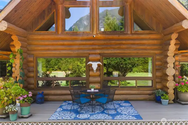 Log Home in Skykomish Valley Log Home in Skykomish Valley