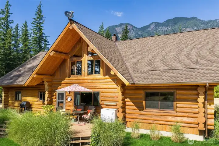 Tucked in the Skykomish Valley - Outside of Gold Bar Tucked in the Skykomish Valley - Outside of Gold Bar