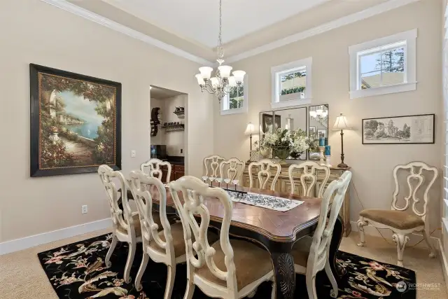 Enjoy sit down dinners in this open area that can entertain a large dinner party.