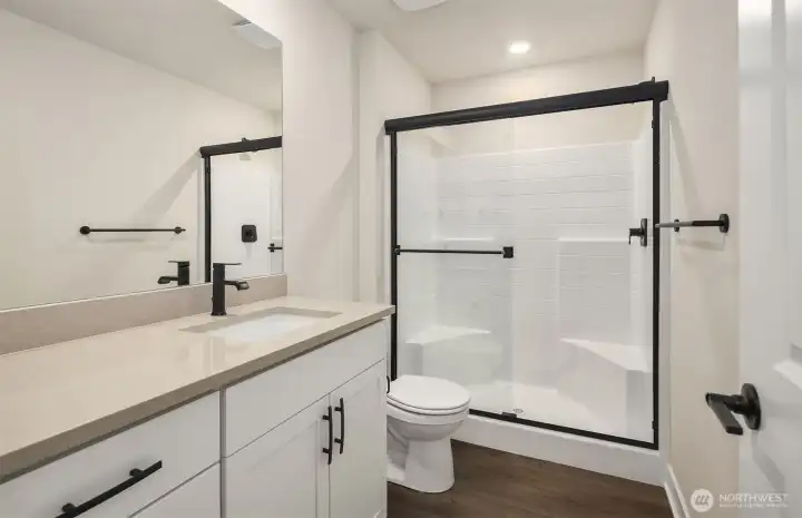 Ground floor en-suite bath