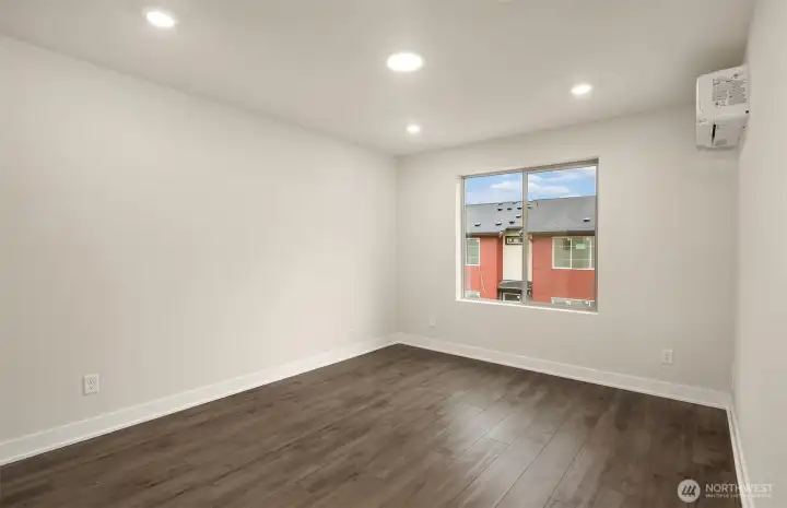 Secondary bedroom