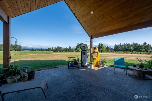 covered back patio to enjoy sunsets and mountain views