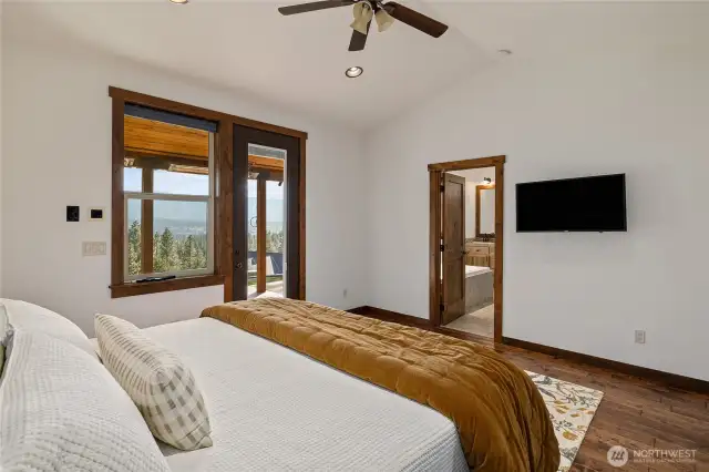 Primary bedroom with en-suite located on the main floor