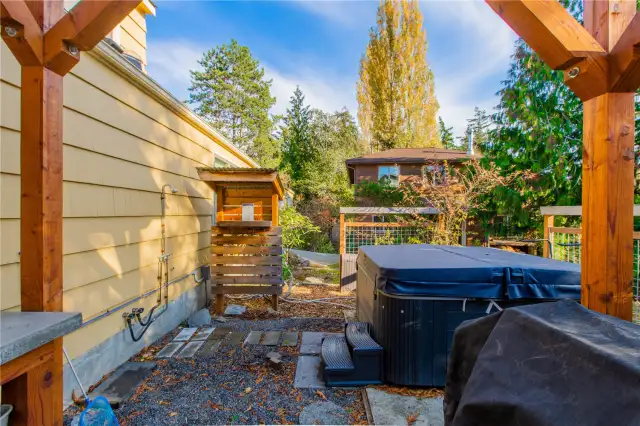 Common house hot tub