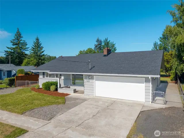 This charmer built in 1966 has been updated throughout and includes a brand new roof. With 3 bedrooms and a huge great room, this 1,758 sf home has plenty of space for comfortable living.