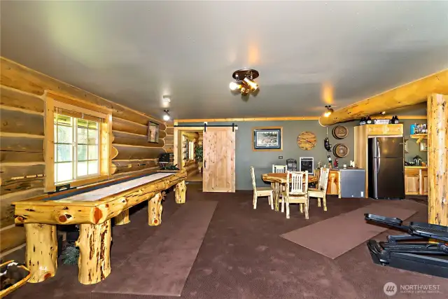 Shuffle board table