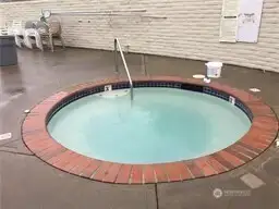 The hot tub/spa.