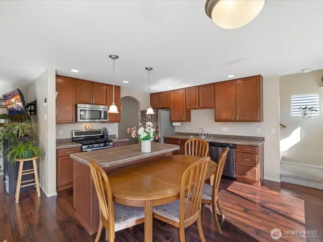 Maple cabinetry & all stainless appliances