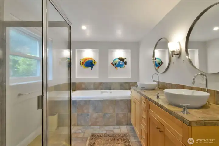 MIL/Guest bath en-suite