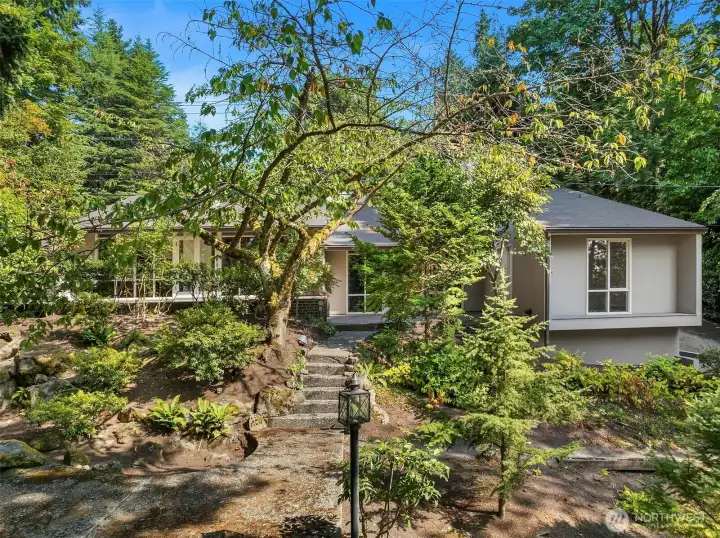 Welcome to Mercer Island's westside! Come bring your remodel or rebuild visions to life!
