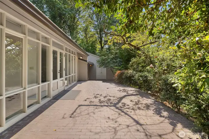 Large sunny patio for entertaining