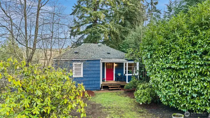 Welcome home to this charming Shoreline property!