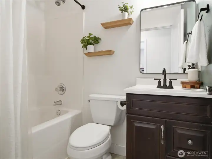 full guest bathroom