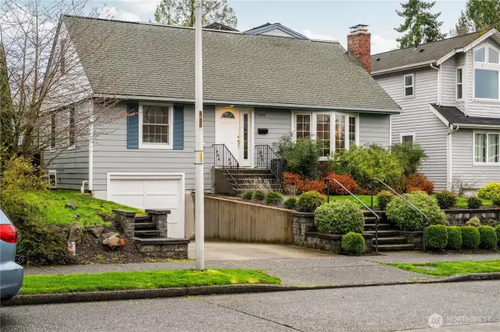 Welcome to 7046 55th Ave