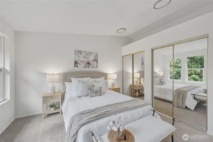 Light and bright thanks to large windows and vaulted ceilings.