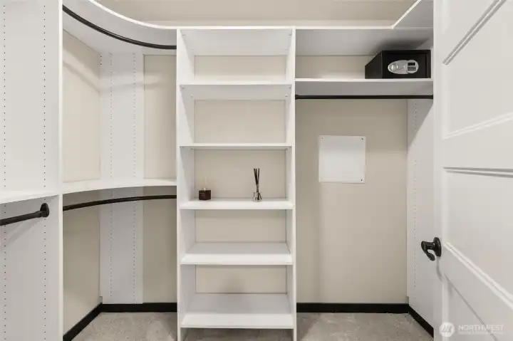Closet 1 Closet 1