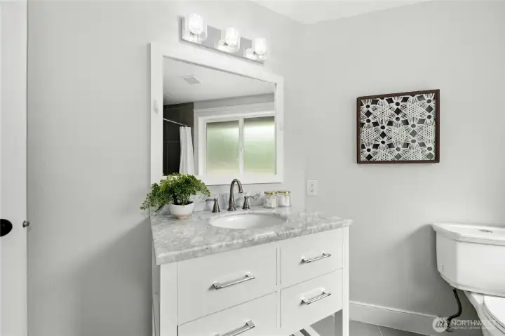 2nd floor shared bathroom
