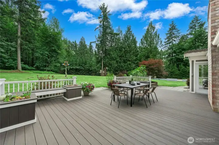 Spacious backyard deck that backs up against a greenbelt