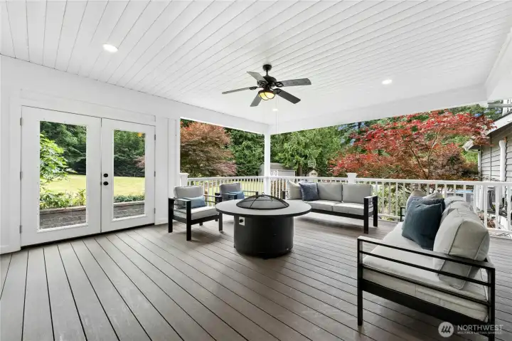 All season covered porch for entertaining with outdoor TV