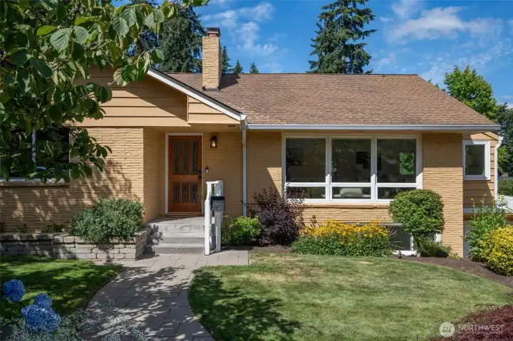 Enjoy coveted Deeded access and Membership to the private Sheridan Beach community on Lake WA. Enjoy coveted Deeded access and Membership to the private Sheridan Beach community on Lake WA.