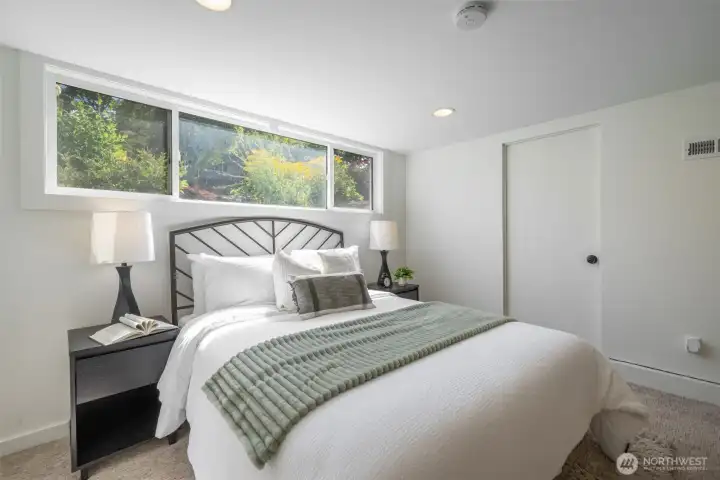 Second primary bedroom option on lover level. Second primary bedroom option on lover level.