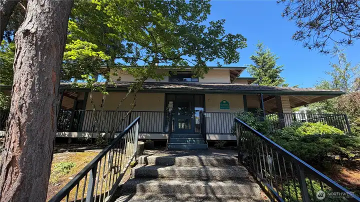 Clubhouse with pool table, bar area, fireplace, and sauna! Clubhouse with pool table, bar area, fireplace, and sauna!