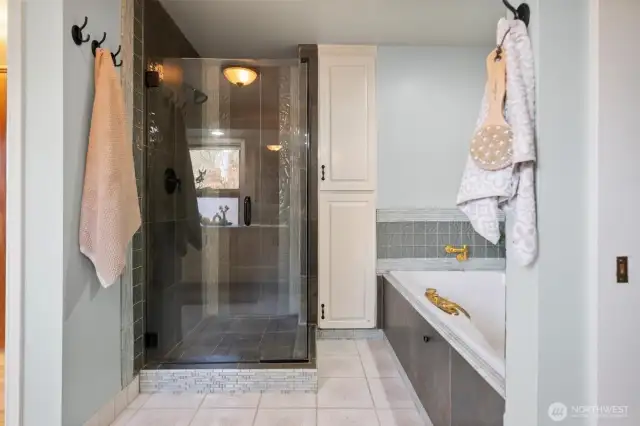 Primary Shower with spa