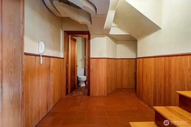 Lower floor entry