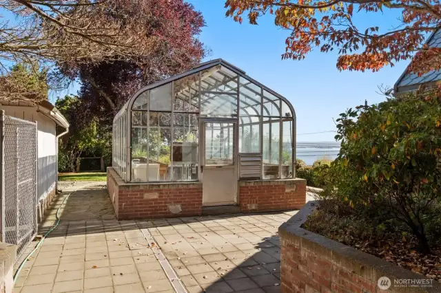 Commercial Grade Greenhouse