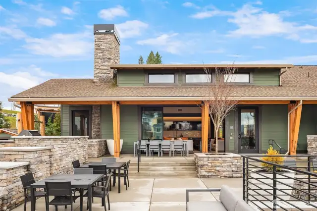 Convenient outdoor gas grill, ready for your summer get togethers w/friends & neighbors.