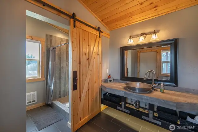 Resort-Style Bathhouse