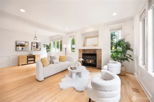 Bright and Circular Floorplan Provides Abundant Sunlight
