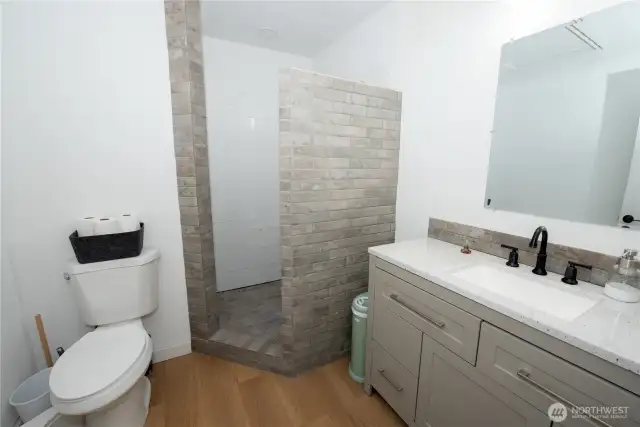 Ensuite primary bath