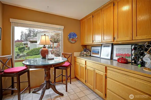 Plenty of Cabinets and Work Space~