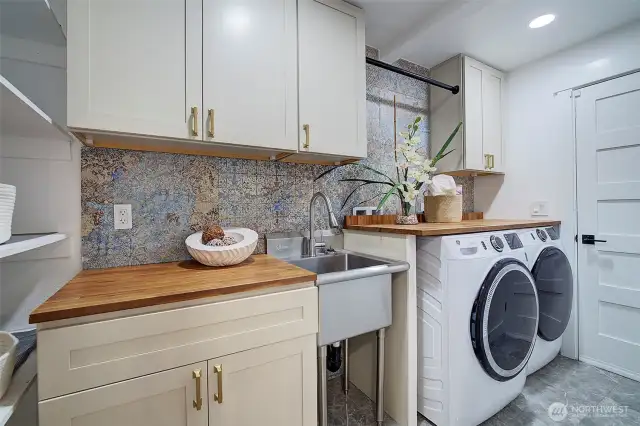 Laundry/ pantry/ wash room