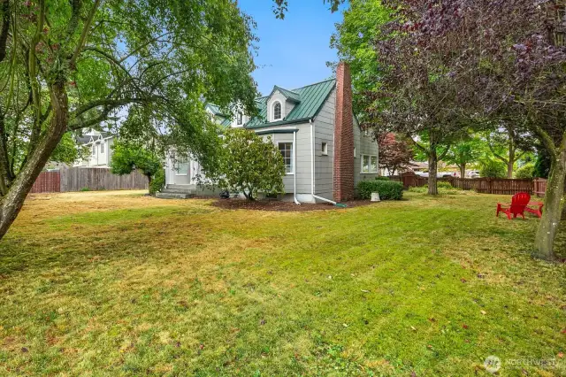 spacious yard