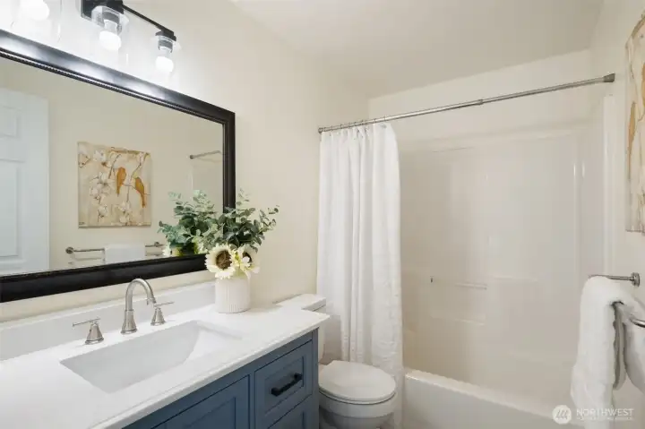 Guest bath.