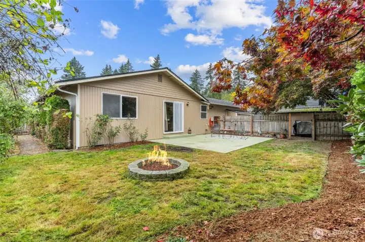 Cozy backyard with fire pit
