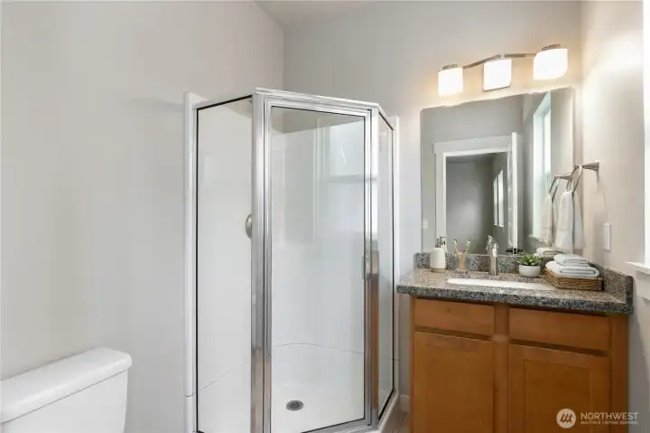 556 1/2: Bath 1 (virtually staged)