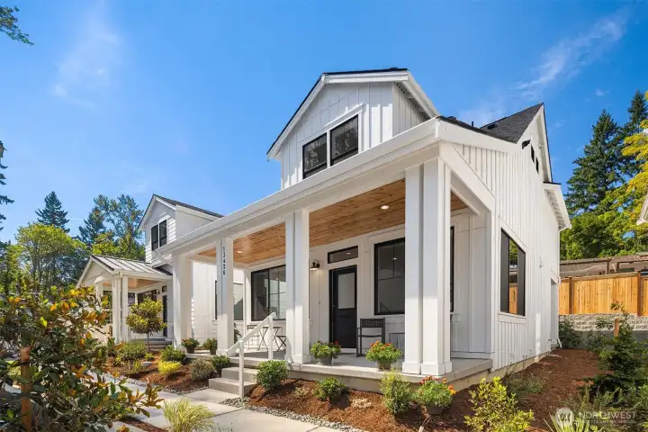 DAISY FARMHOUSE CANOPY HOMESITE 2