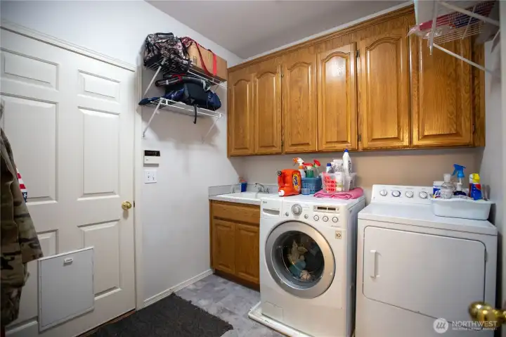 laundry/mud room with garage access