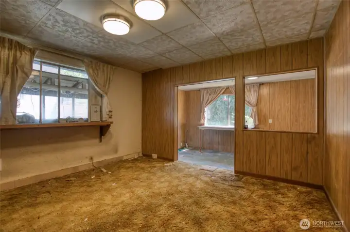 Living Room/Foyer