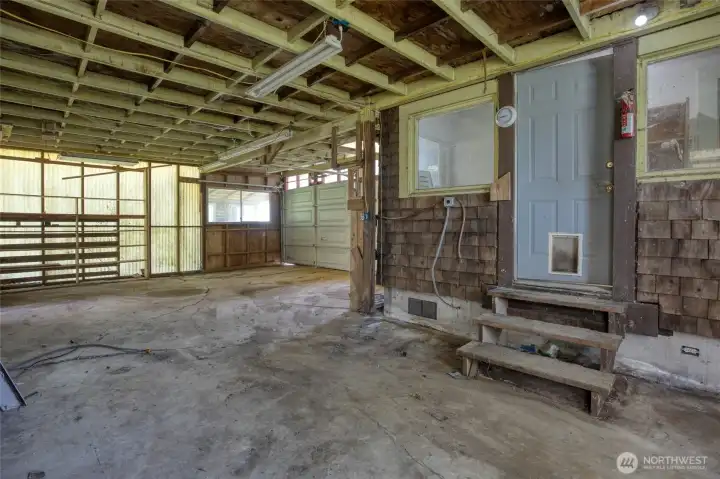 Workspace/Storage/Garage