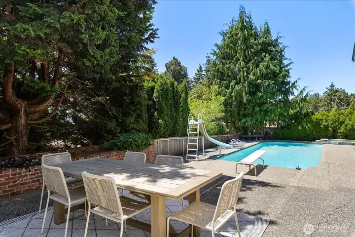 Plenty of room for outdoor furniture Plenty of room for outdoor furniture