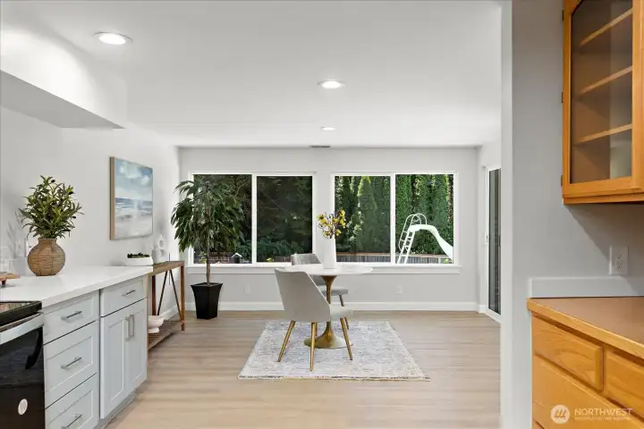 Downstairs full kitchen and dining srea Downstairs full kitchen and dining srea