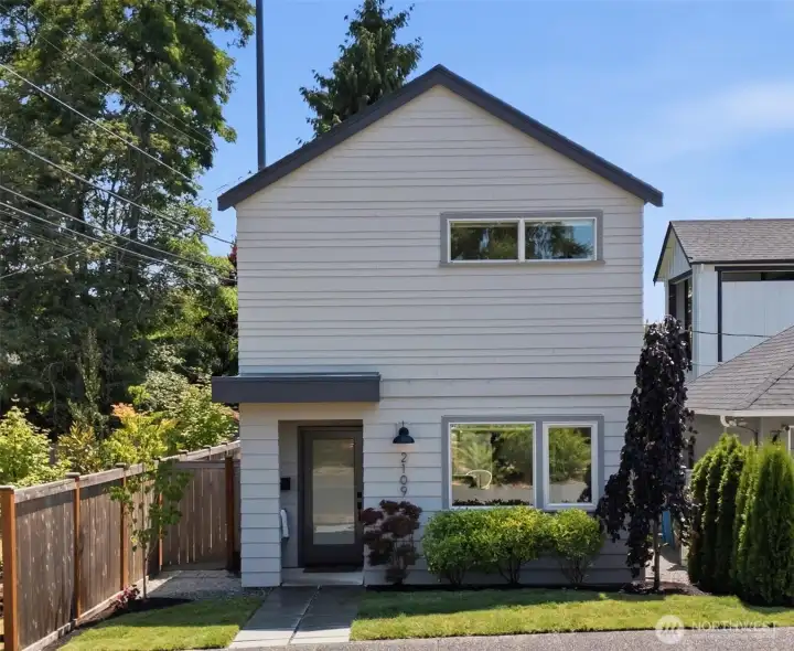 Charming 2 story cottage Charming 2 story cottage