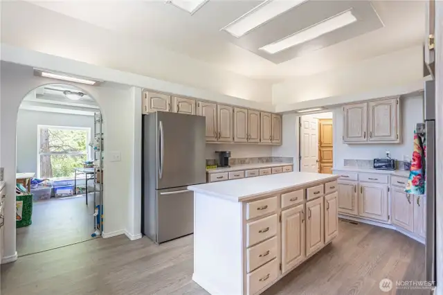 Kitchen to dining room