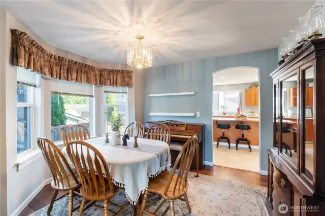 Dining room WIth tons of light