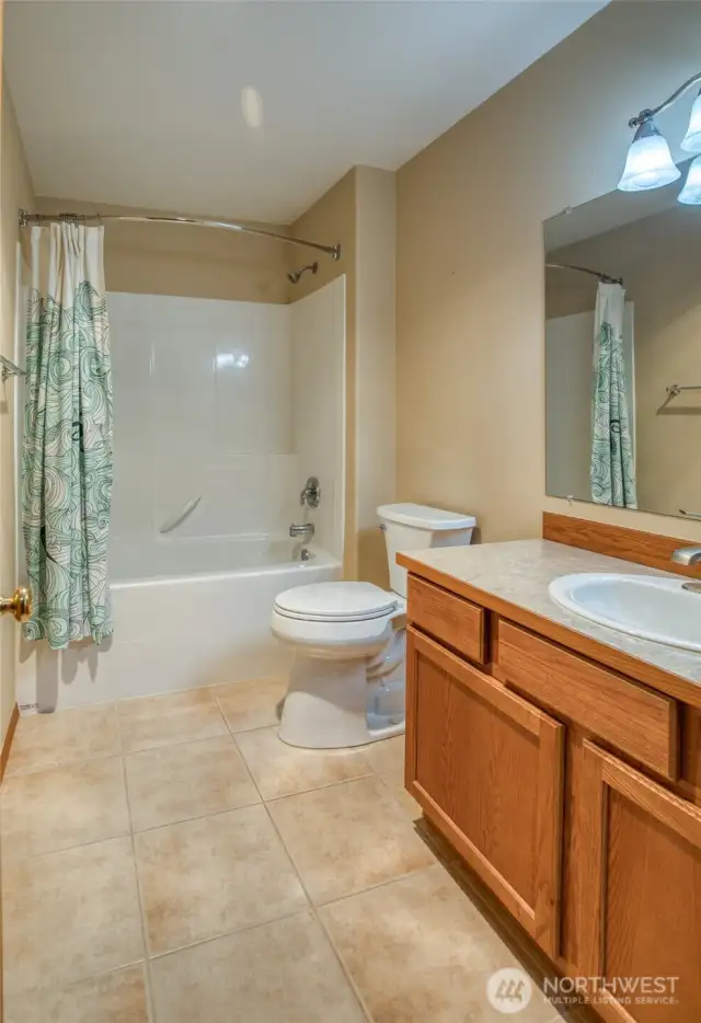 Guest Full Bath