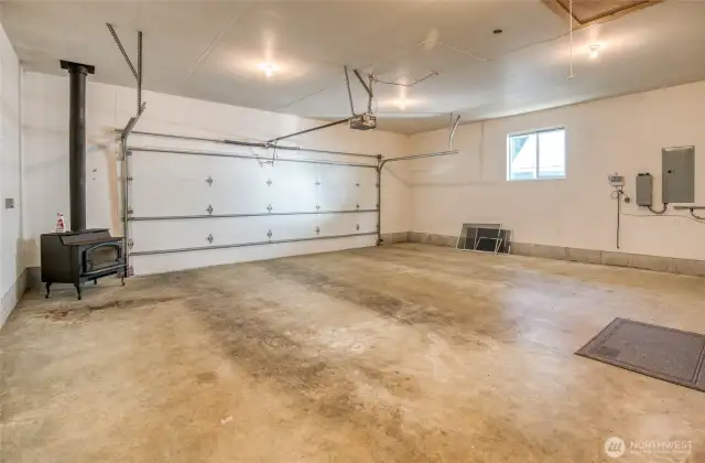 Large garage with wood stove